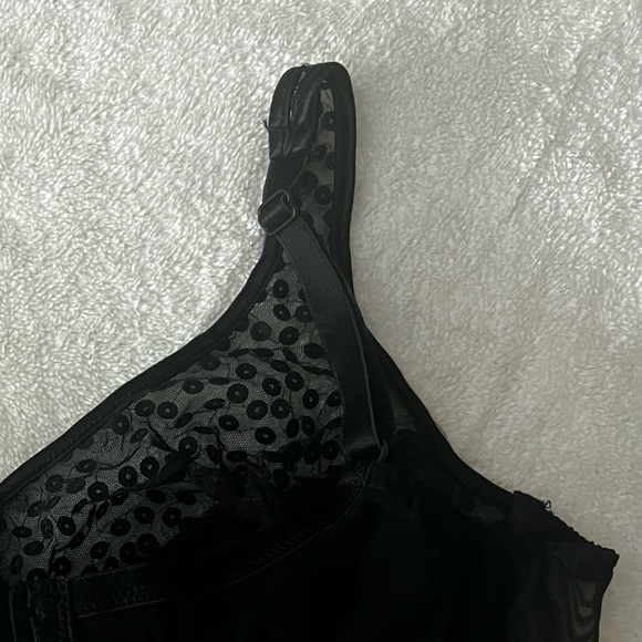 Victoria's Secret Black Sequin Embellished Bra - Picture 4 of 16